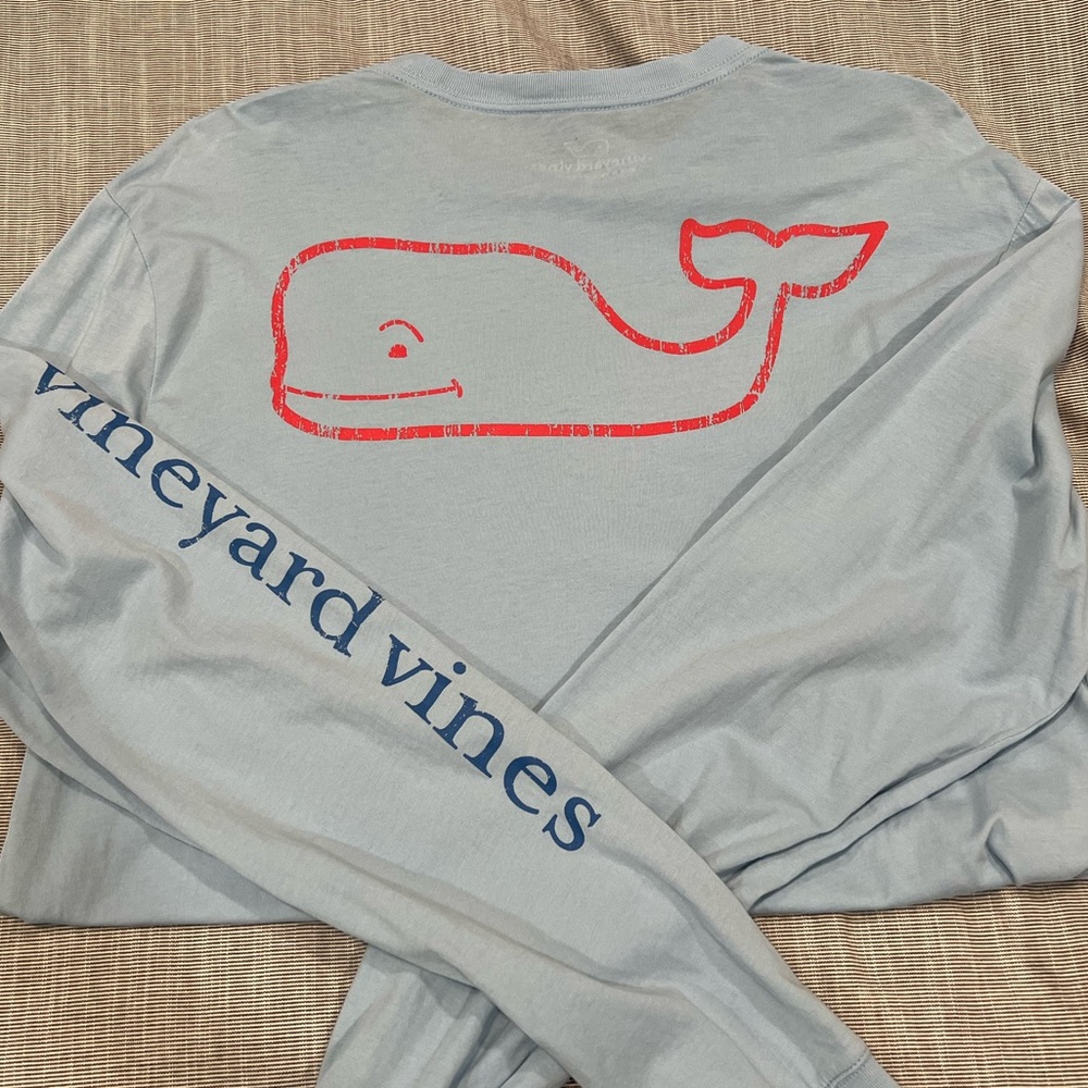 Vineyard Vines tshirt
